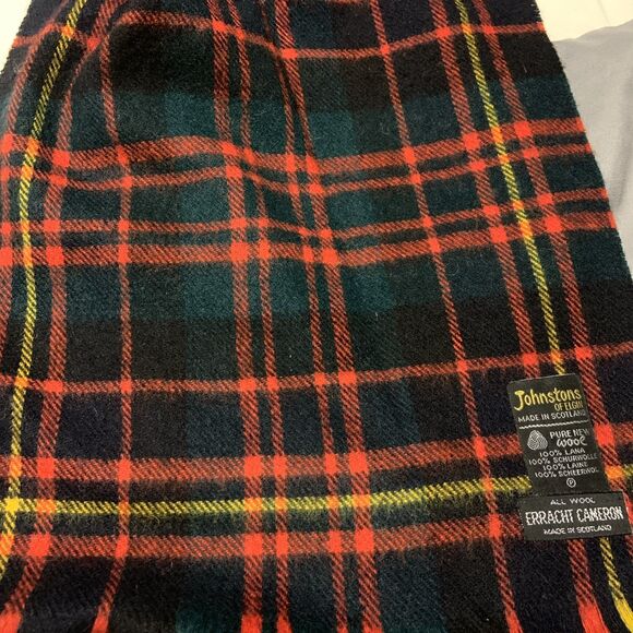 Johnstons of Elgin All Wool Tartan Fringe Scarf Made in Scotland Erracht Cameron - Picture 4 of 4